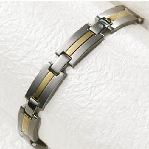 SABONA OF LONDON Magnet-Armband mit mattierter Edelstahl Oberflächen in Kombination mit glänzenden 18K gold plattierten Akzenten